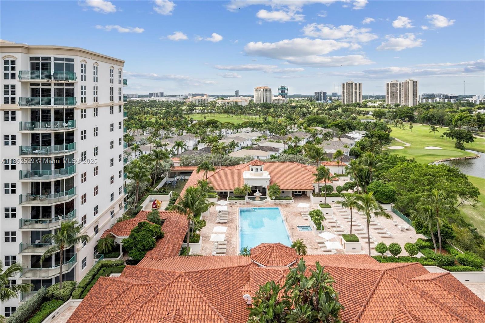 20000 E Country Club Dr #PH01, Aventura FL 33180