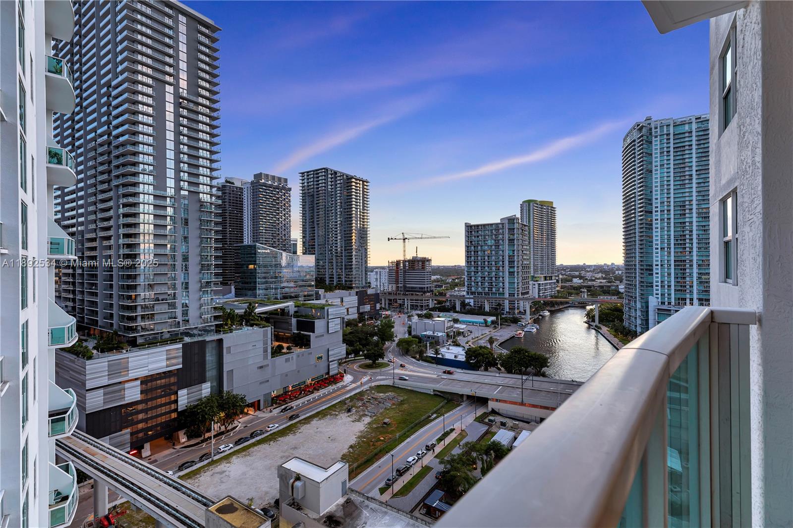 31 SE 5th St #2111, Miami FL 33131