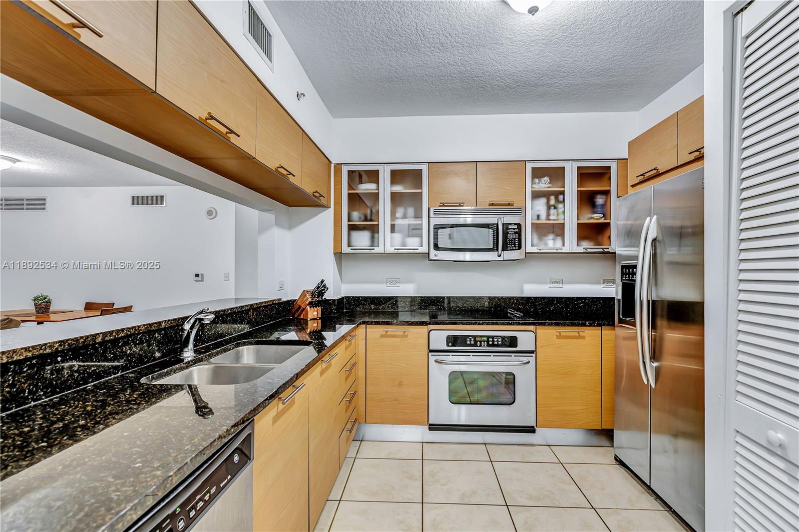 31 SE 5th St #2111, Miami FL 33131