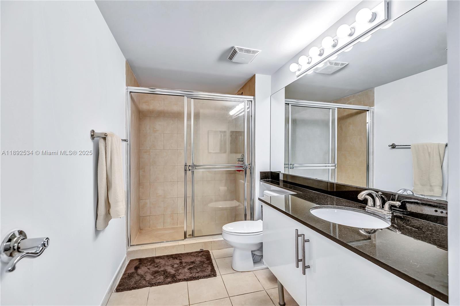 31 SE 5th St #2111, Miami FL 33131