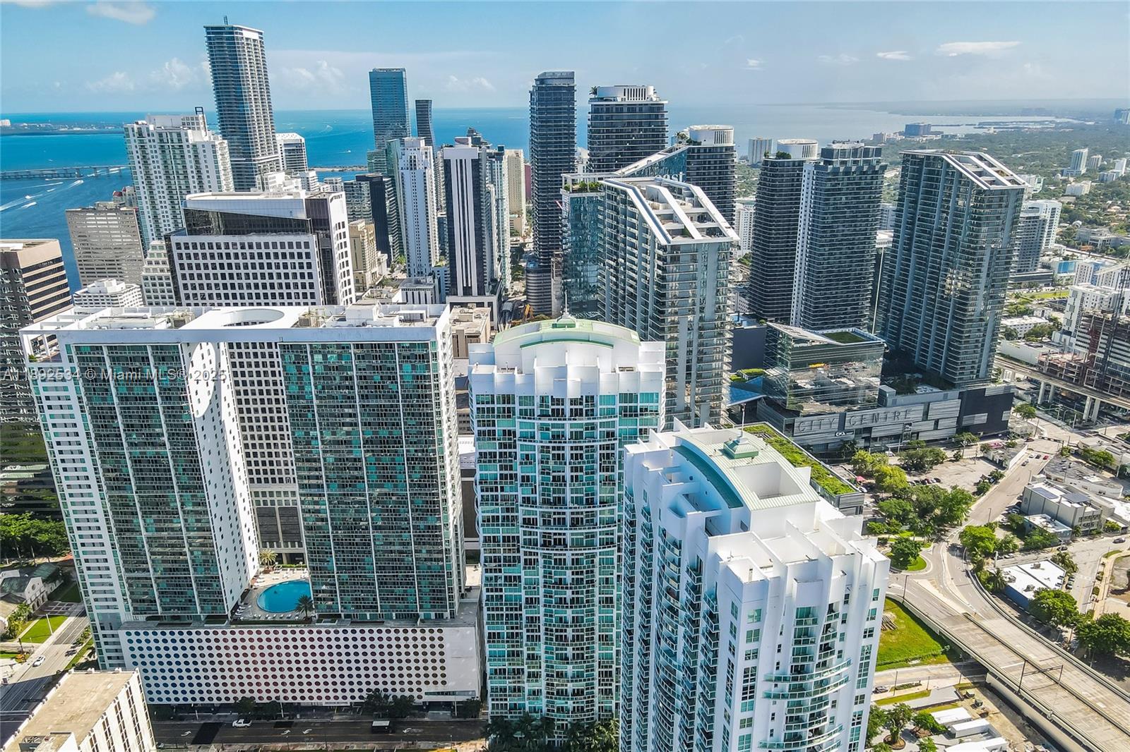 31 SE 5th St #2111, Miami FL 33131