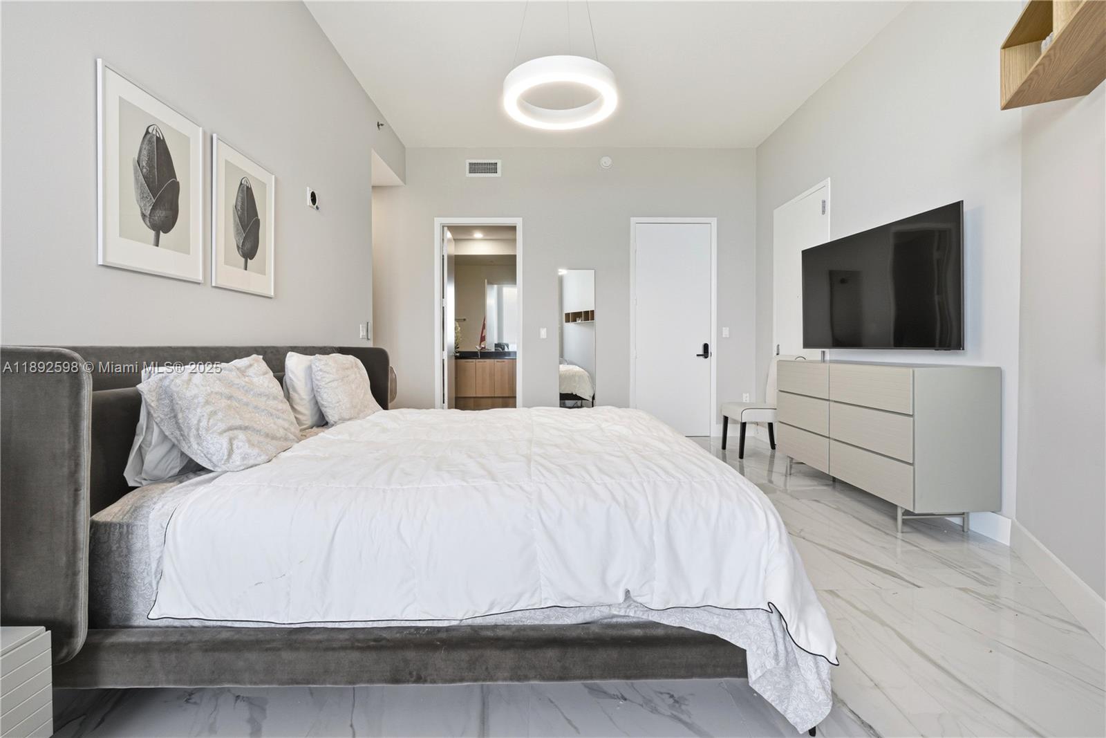 16001 Collins Ave #3705, Sunny Isles Beach FL 33160