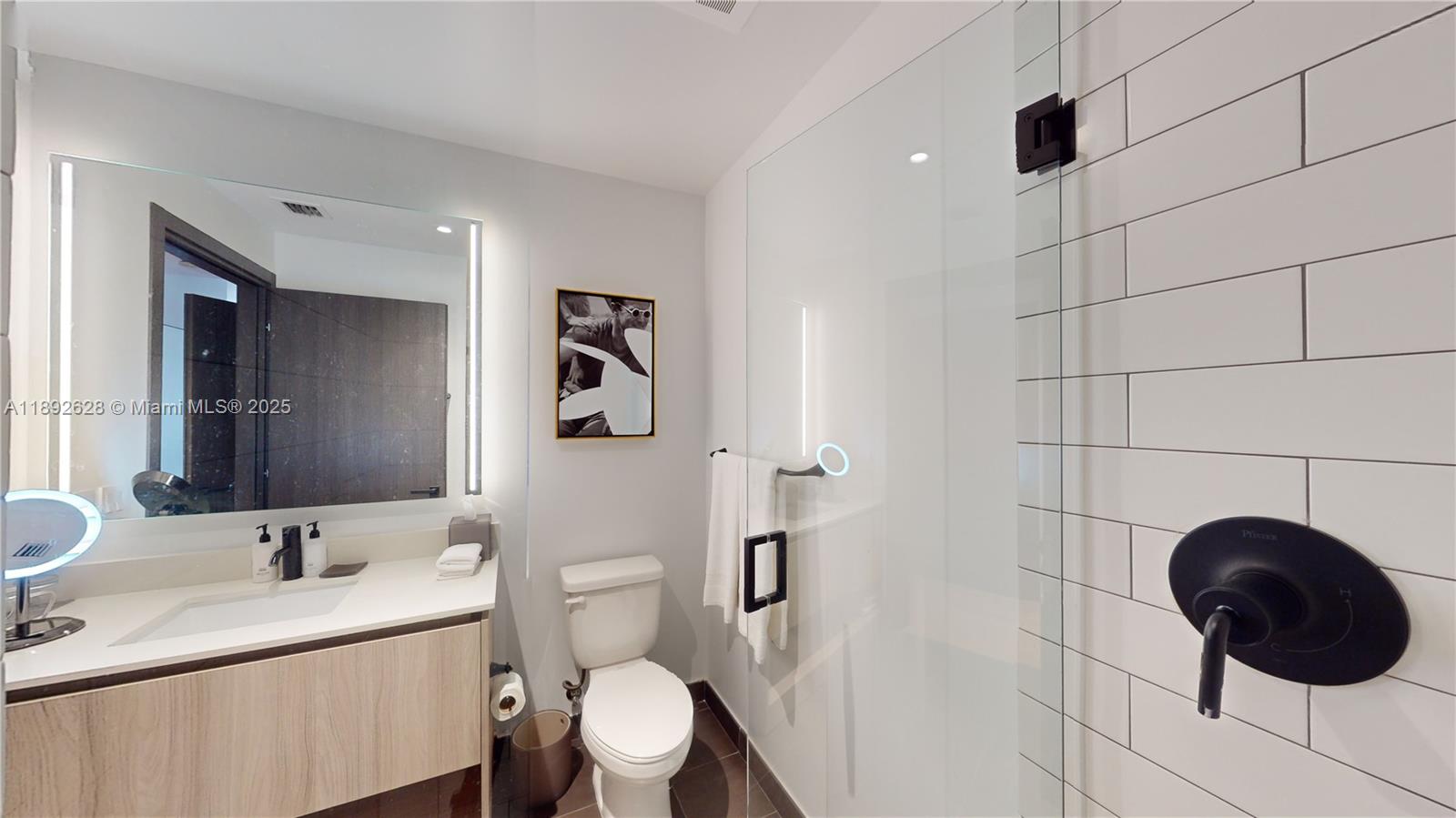 398 NE 5th #2016, Miami FL 33132