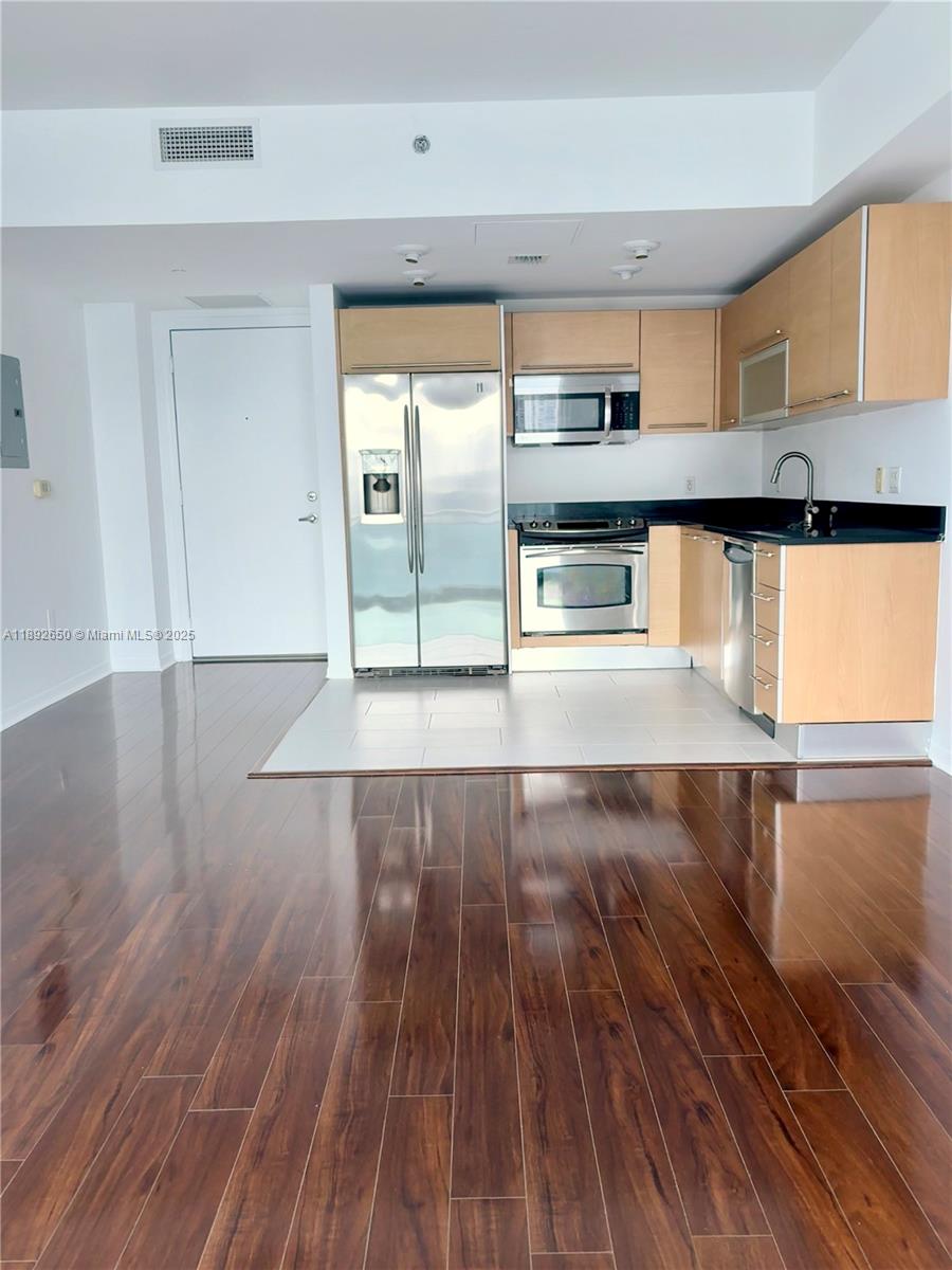 951 Brickell Ave #2509, Miami FL 33131