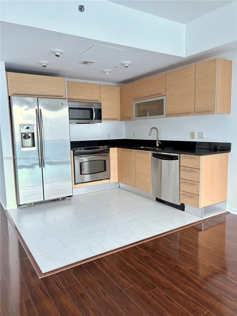951 Brickell Ave #2509, Miami FL 33131