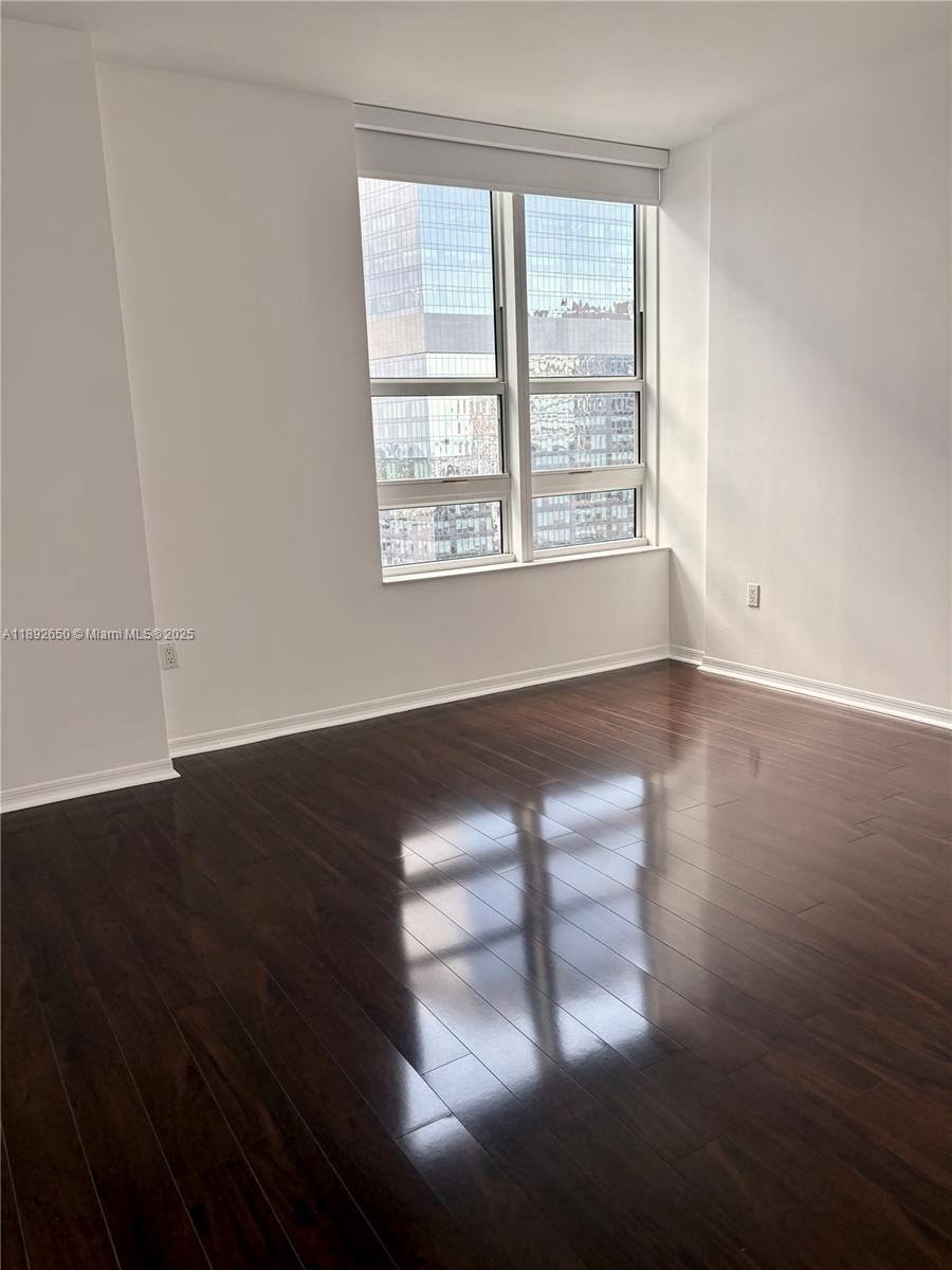 951 Brickell Ave #2509, Miami FL 33131