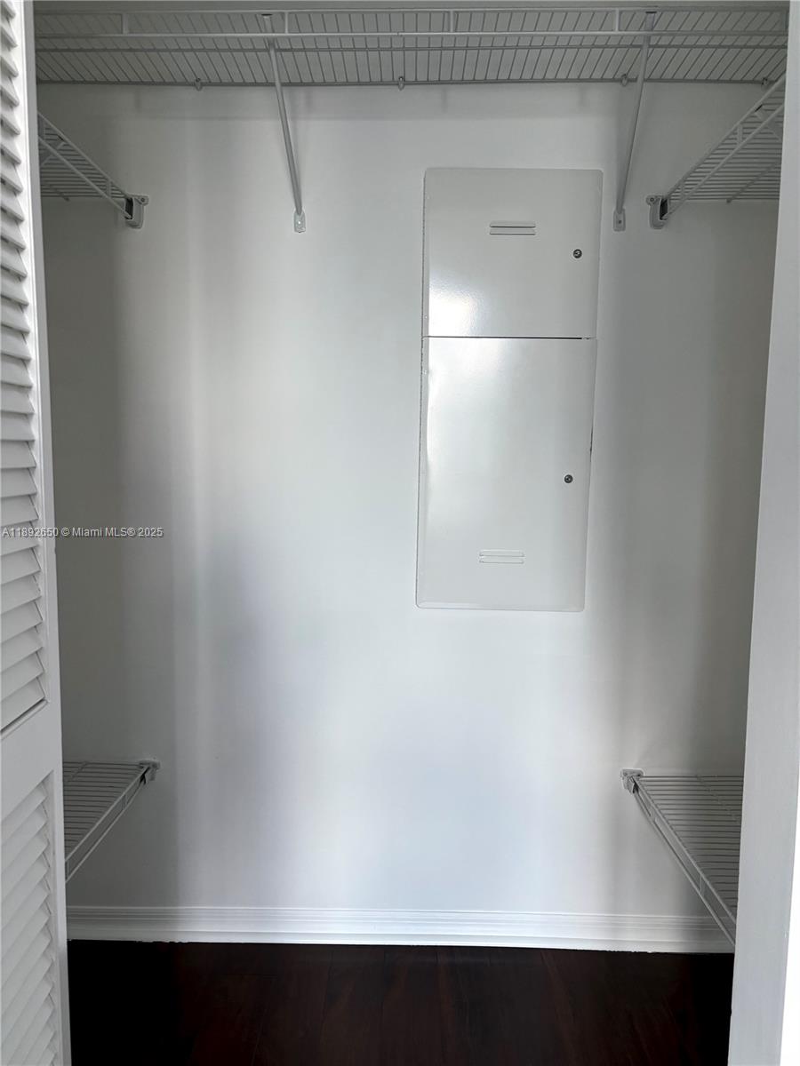 951 Brickell Ave #2509, Miami FL 33131