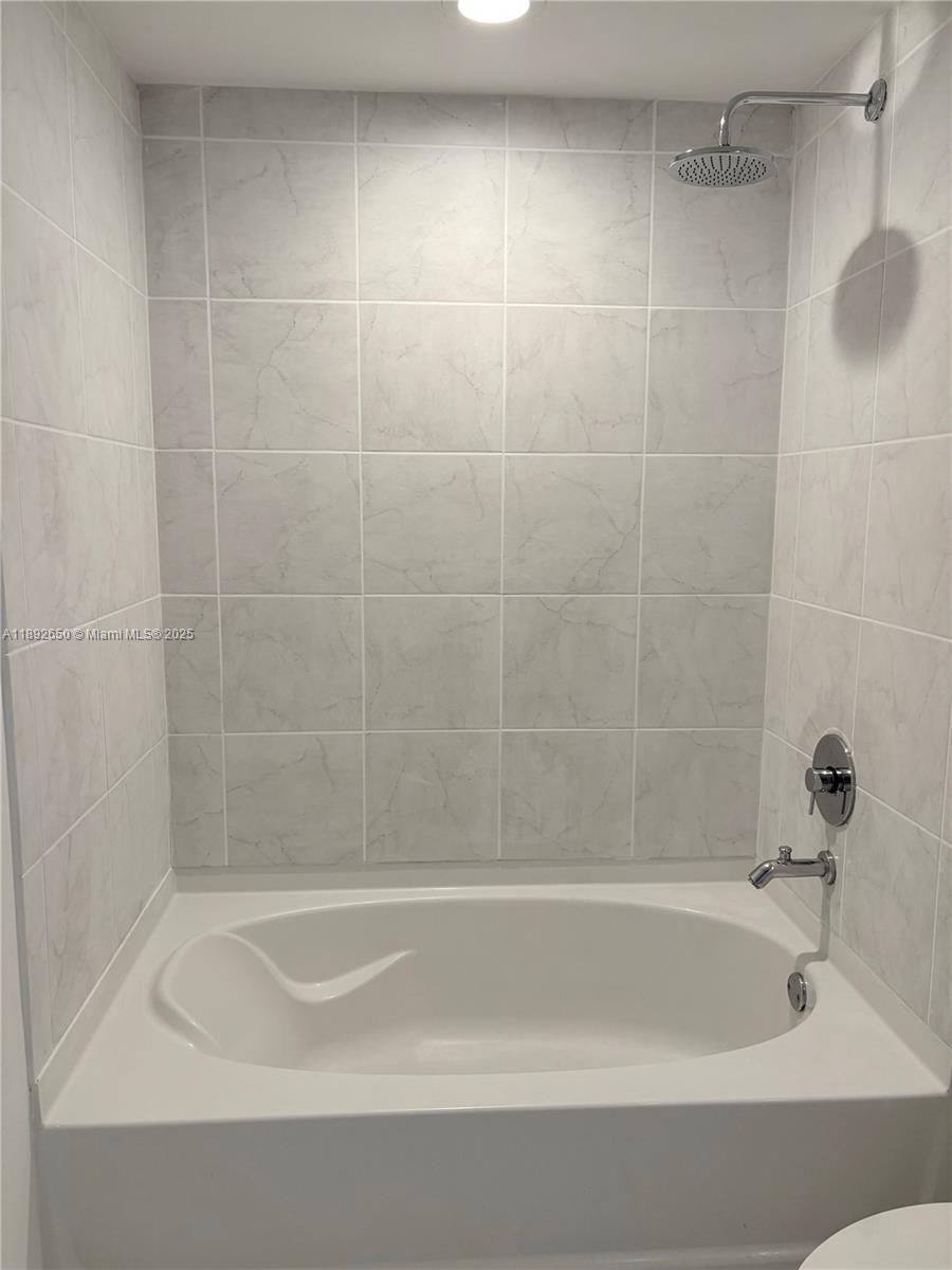 951 Brickell Ave #2509, Miami FL 33131