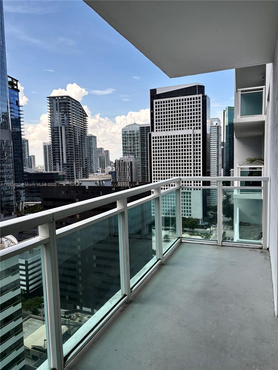 951 Brickell Ave #2509, Miami FL 33131