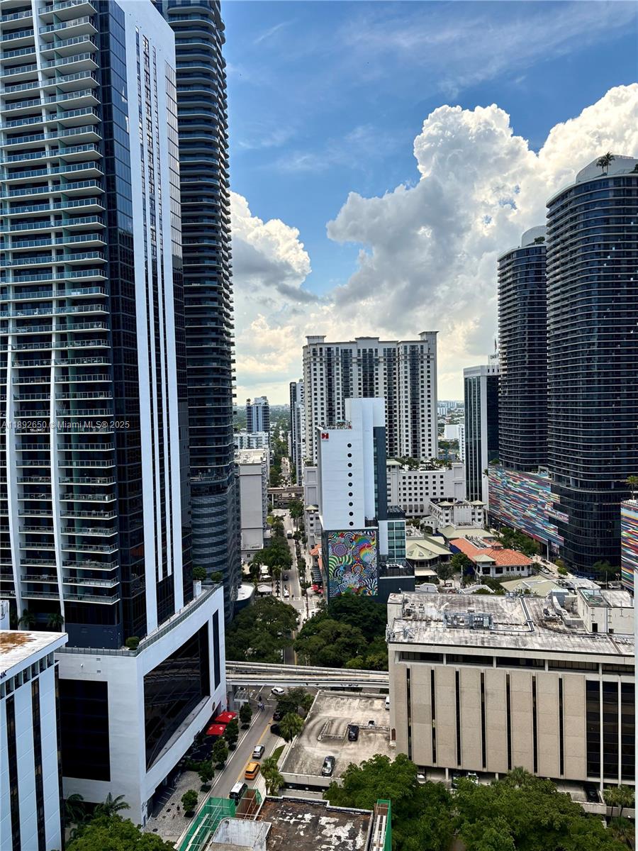 951 Brickell Ave #2509, Miami FL 33131