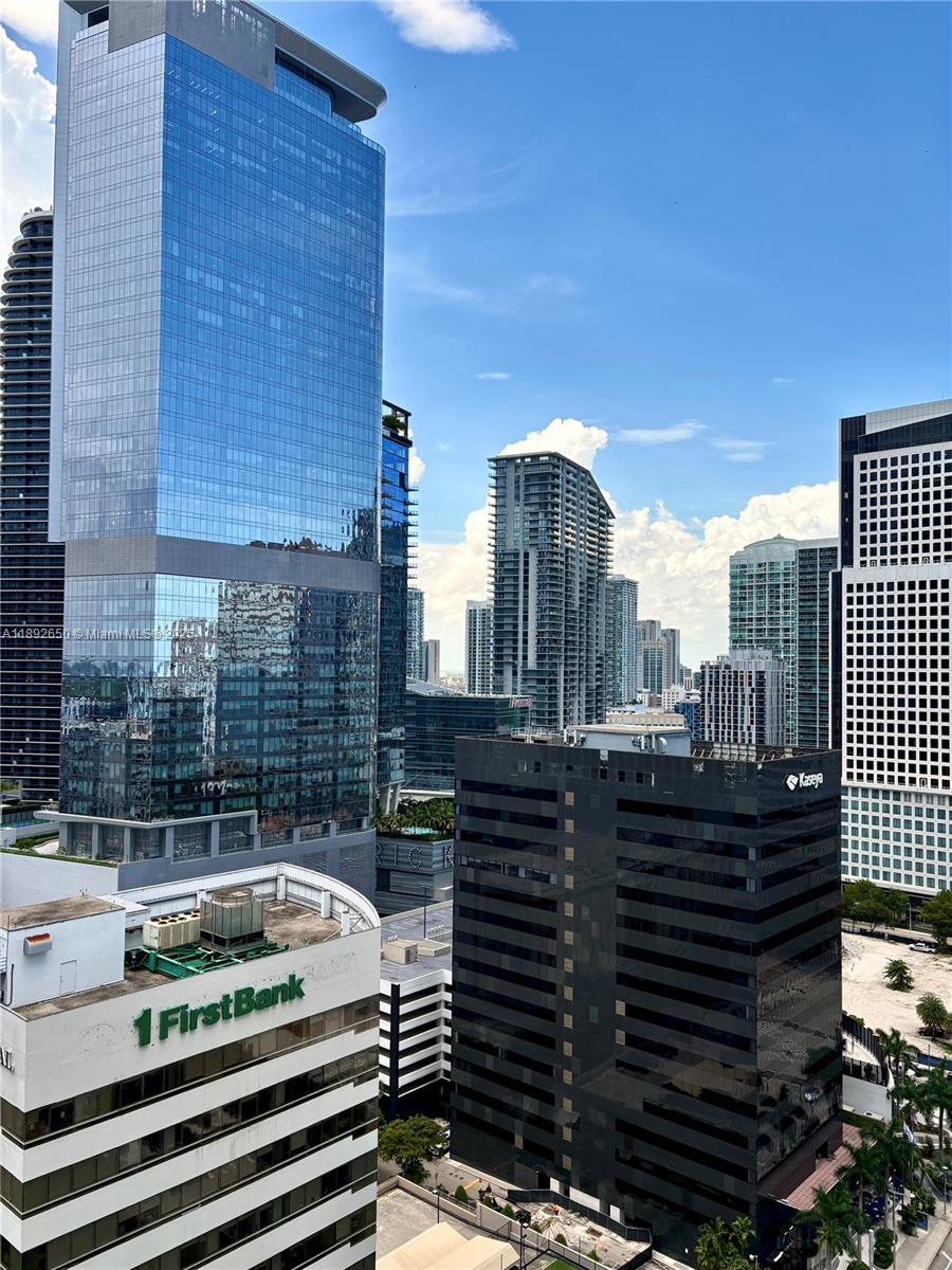 951 Brickell Ave #2509, Miami FL 33131