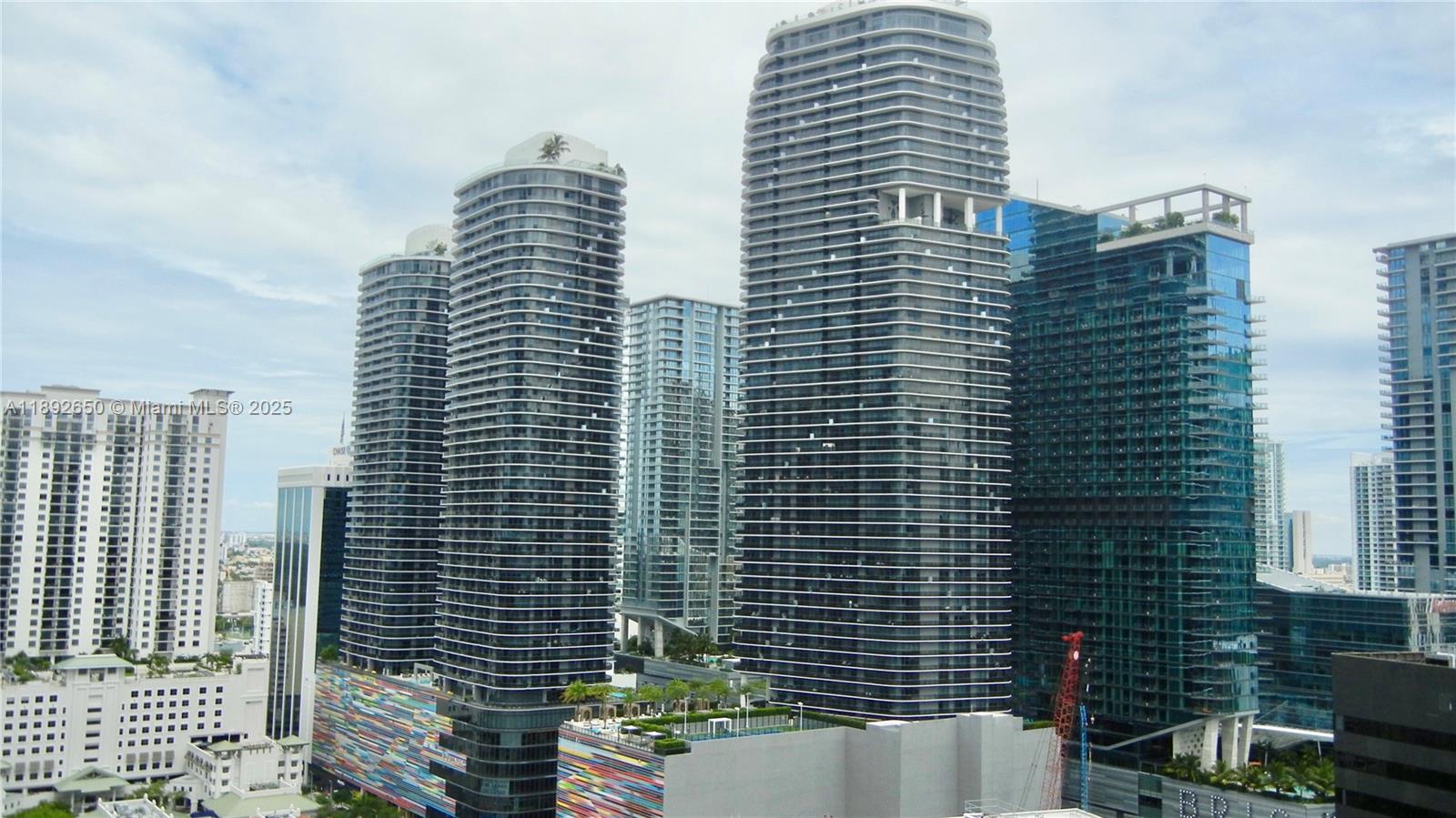 951 Brickell Ave #2509, Miami FL 33131