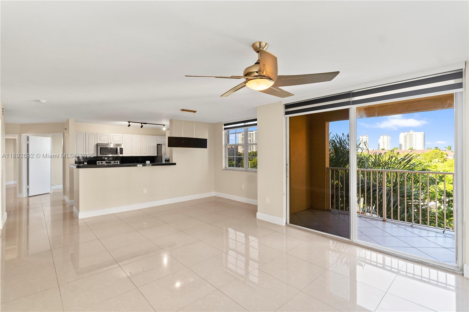 19655 E Country Club Dr #6-501, Aventura FL 33180