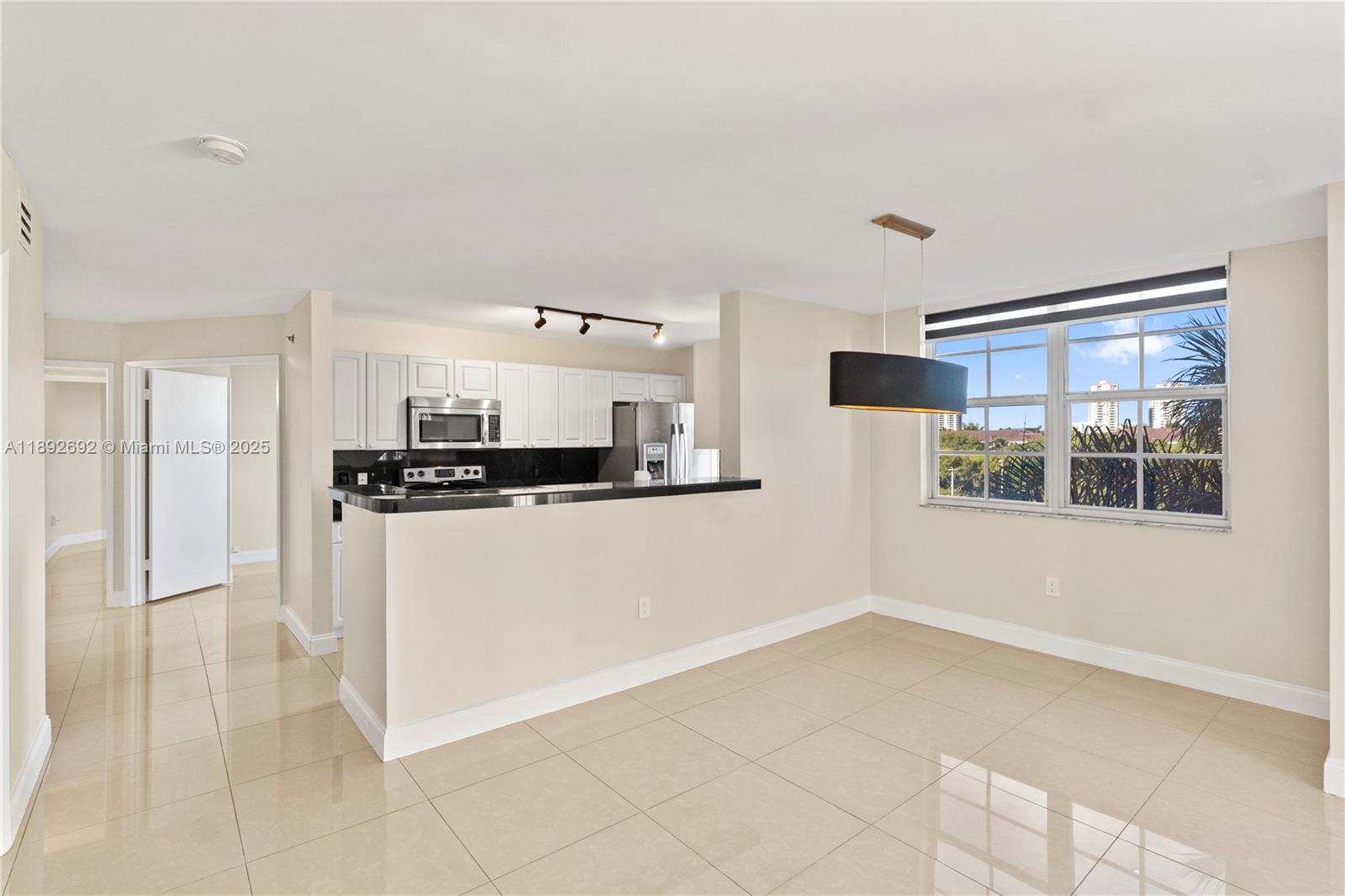 19655 E Country Club Dr #6-501, Aventura FL 33180