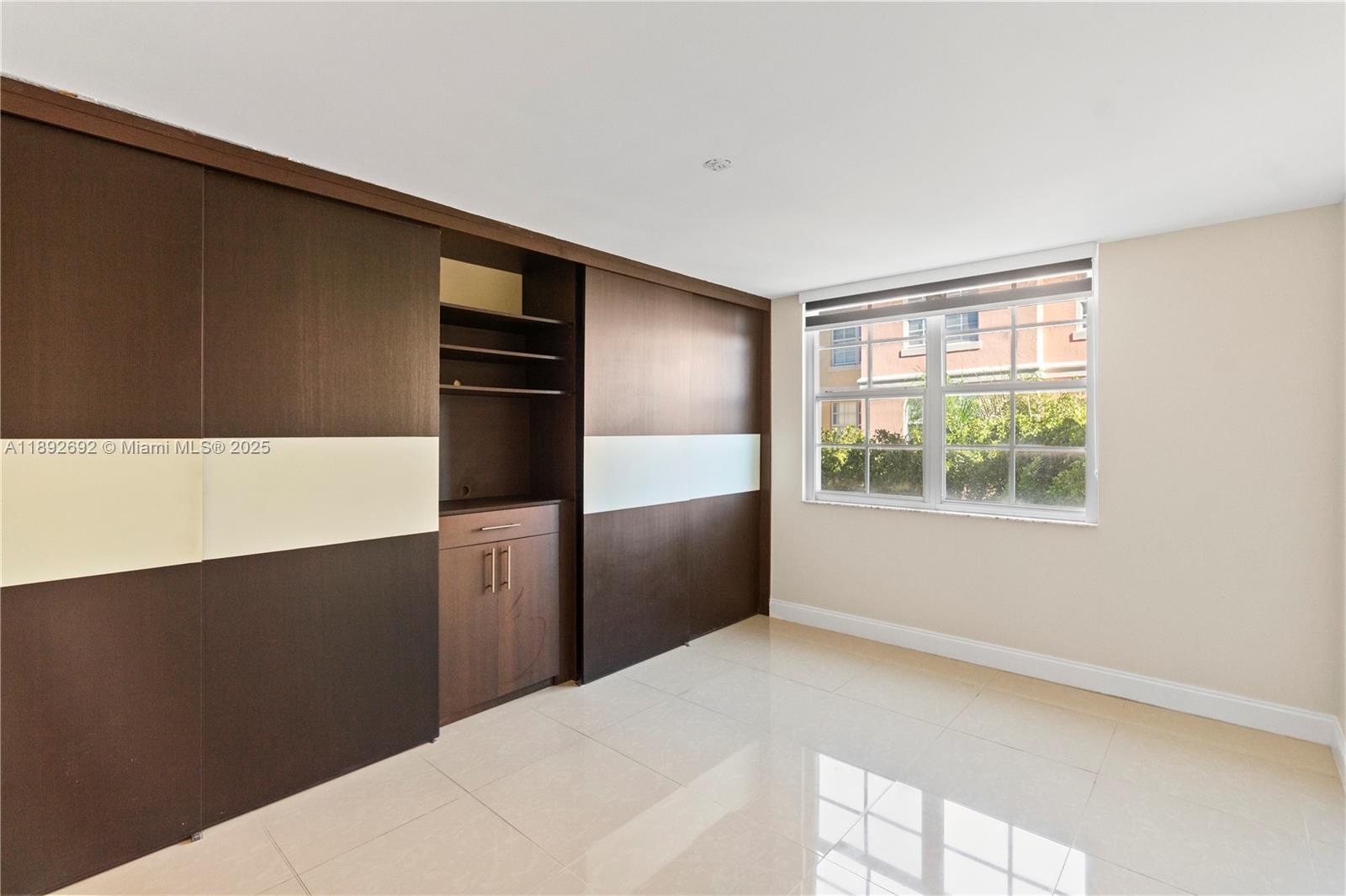19655 E Country Club Dr #6-501, Aventura FL 33180