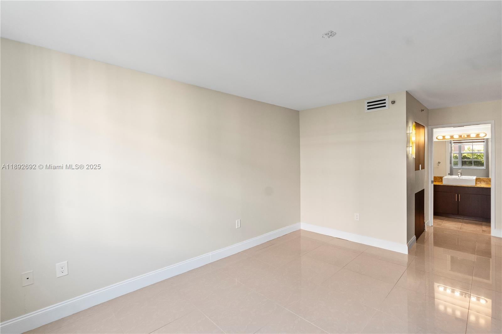 19655 E Country Club Dr #6-501, Aventura FL 33180