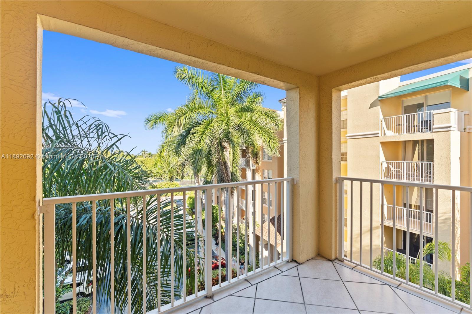 19655 E Country Club Dr #6-501, Aventura FL 33180