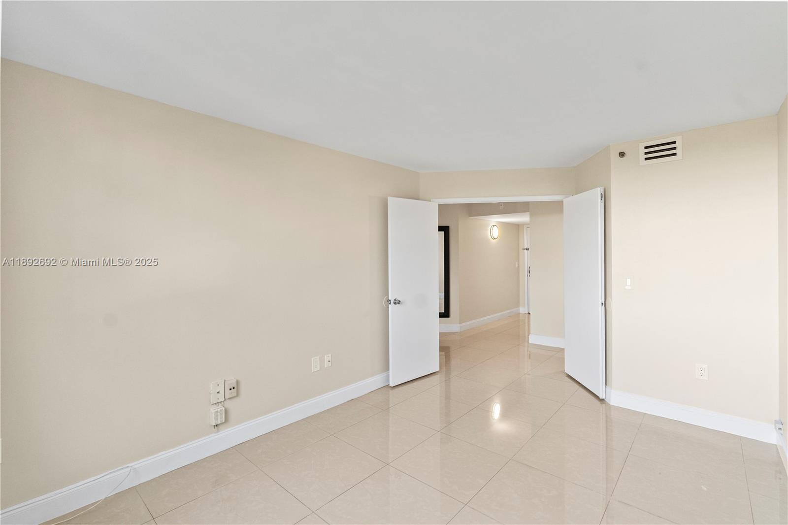 19655 E Country Club Dr #6-501, Aventura FL 33180
