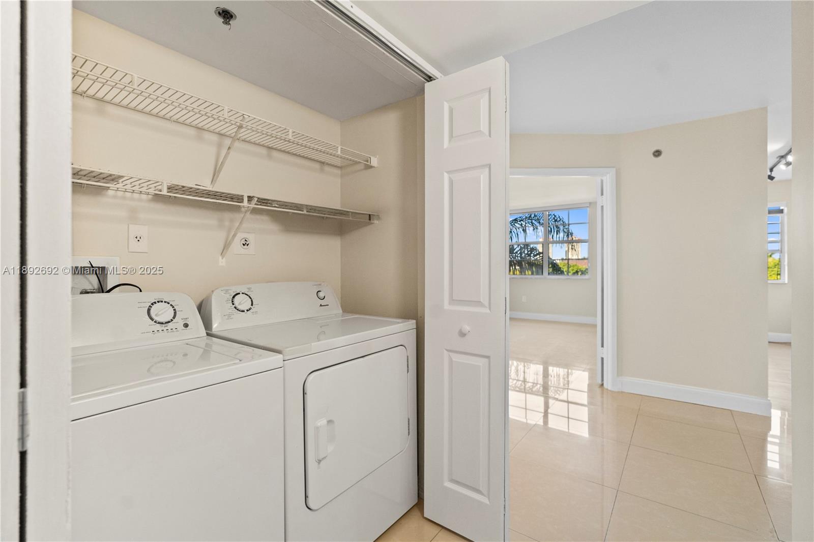 19655 E Country Club Dr #6-501, Aventura FL 33180