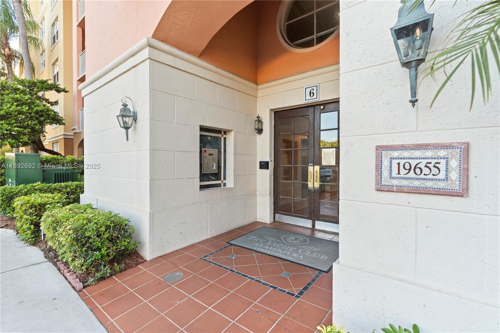 19655 E Country Club Dr #6-501, Aventura FL 33180