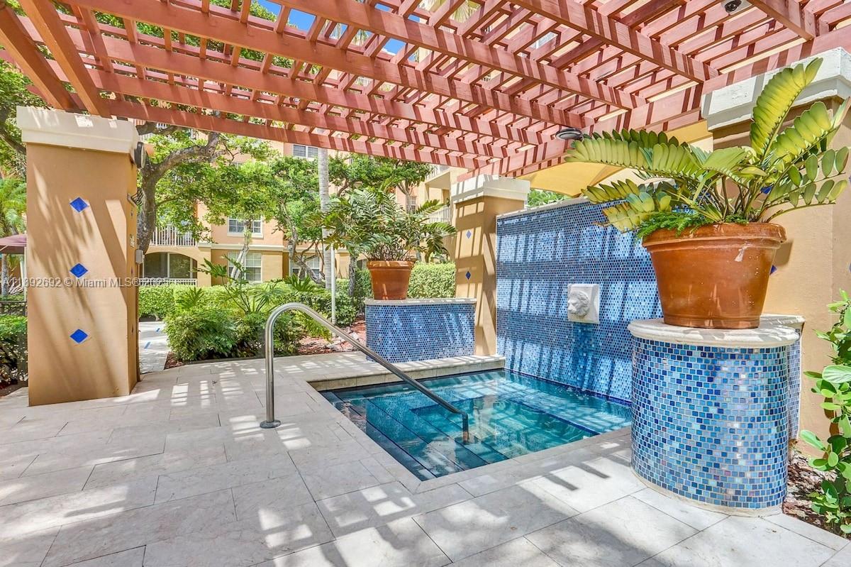 19655 E Country Club Dr #6-501, Aventura FL 33180