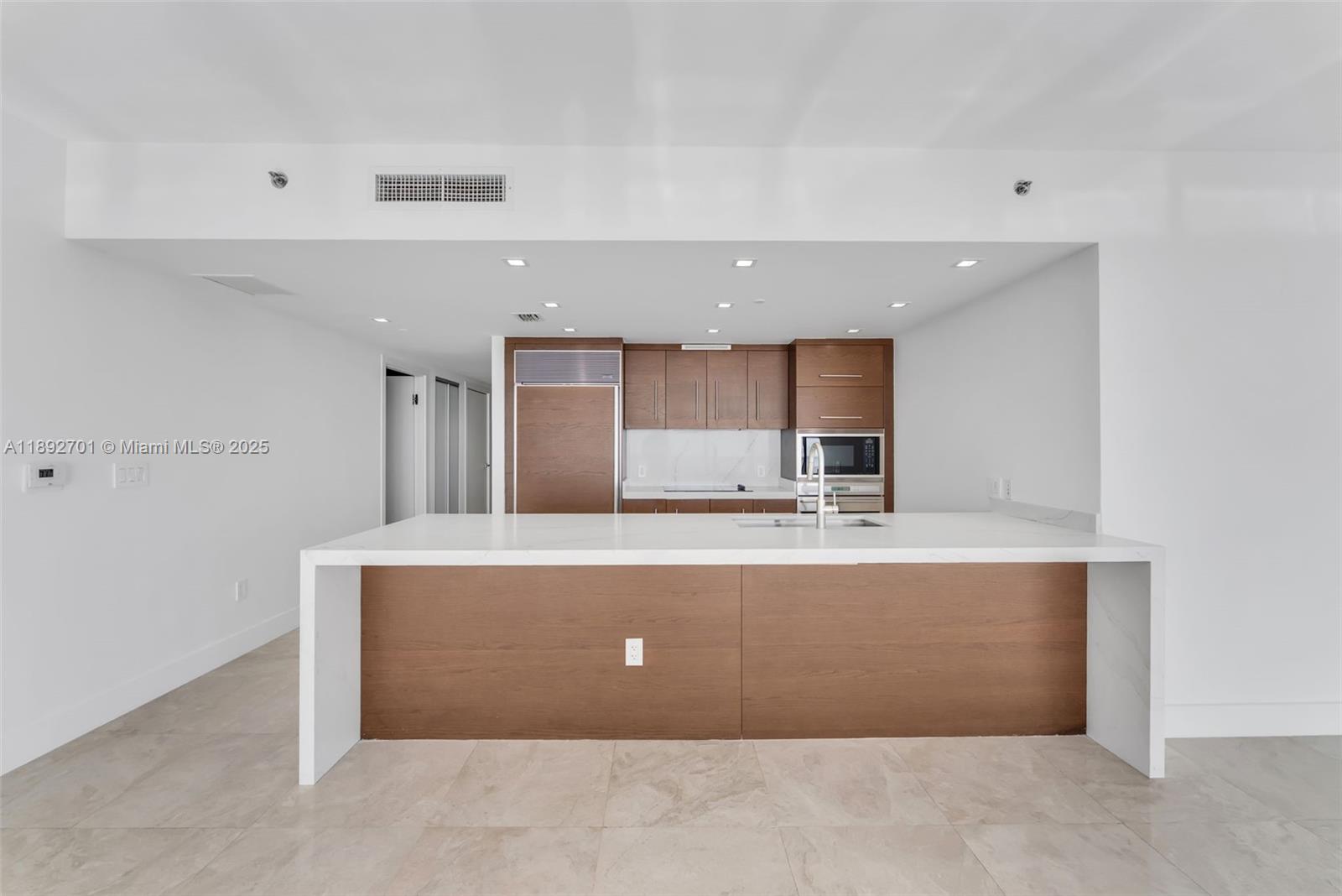 465 Brickell Ave #4201, Miami FL 33131