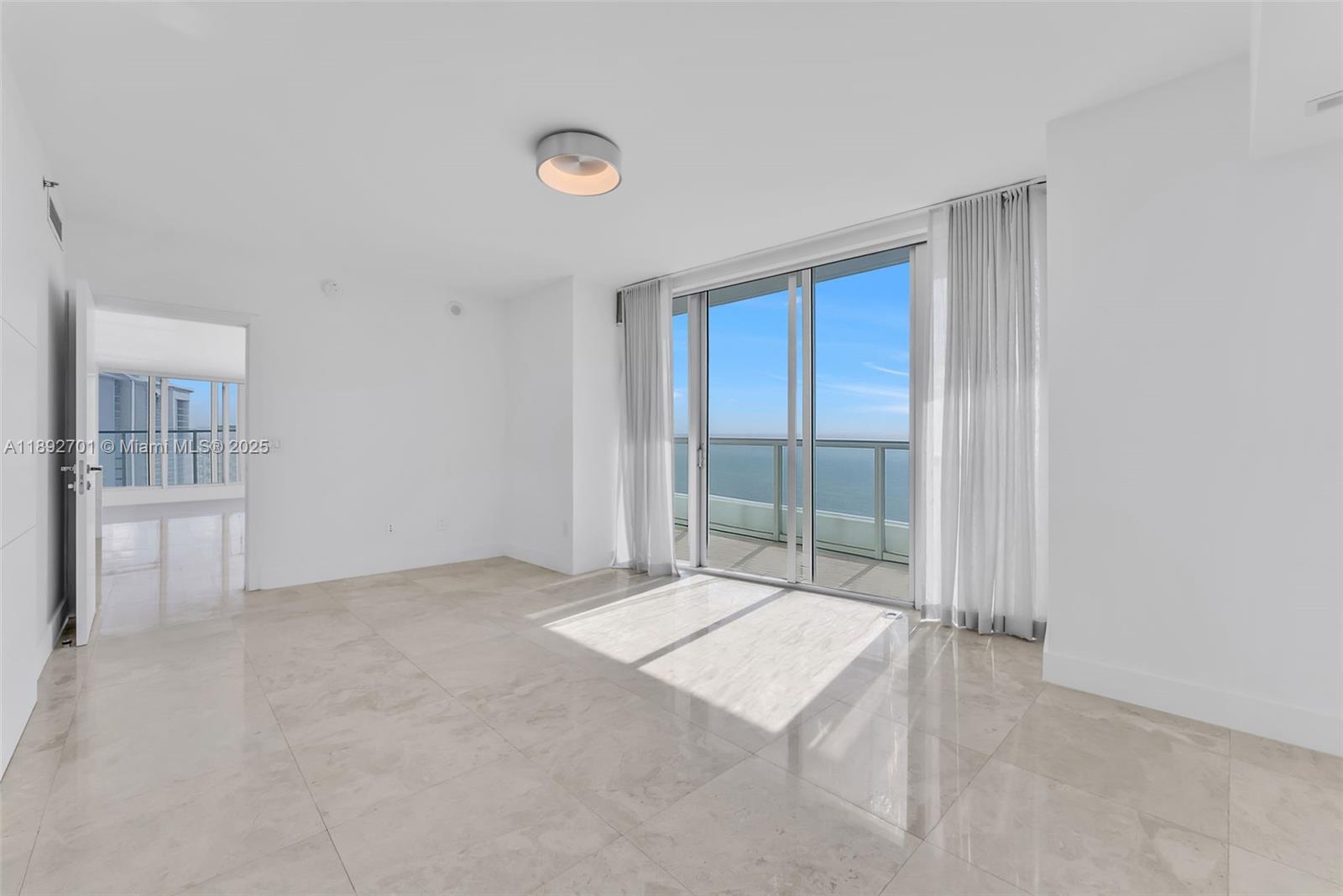 465 Brickell Ave #4201, Miami FL 33131
