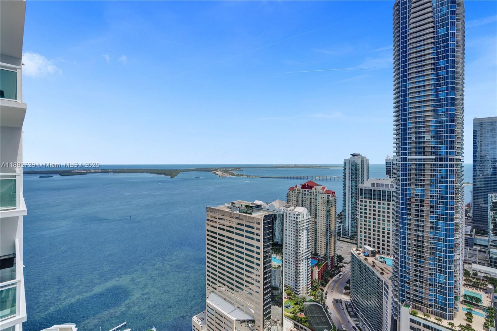 950 Brickell Bay Dr #4707, Miami FL 33131