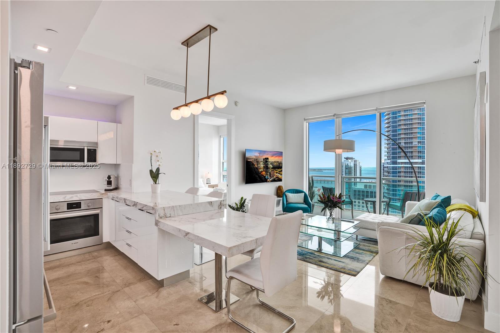 950 Brickell Bay Dr #4707, Miami FL 33131