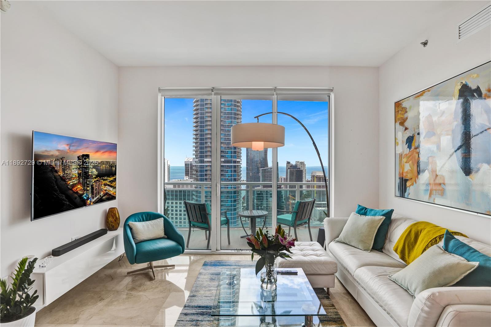 950 Brickell Bay Dr #4707, Miami FL 33131