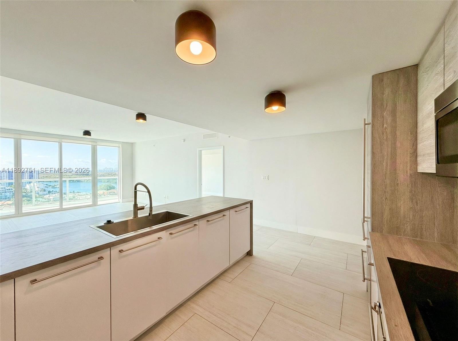 400 Sunny Isles Blvd #1621, Sunny Isles Beach FL 33160