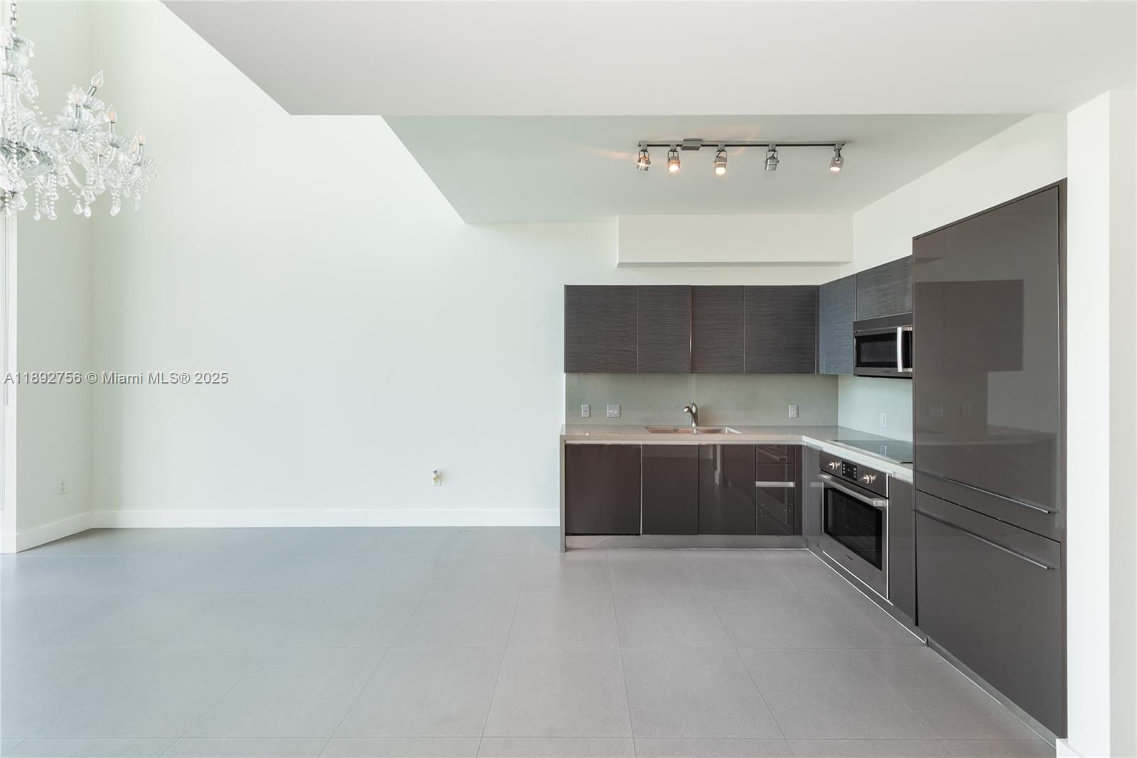 1080 Brickell Ave #509, Miami FL 33131