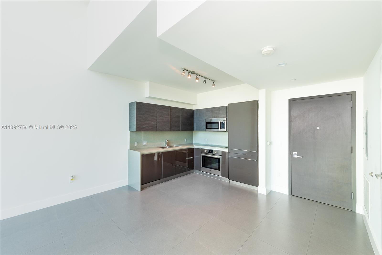 1080 Brickell Ave #509, Miami FL 33131