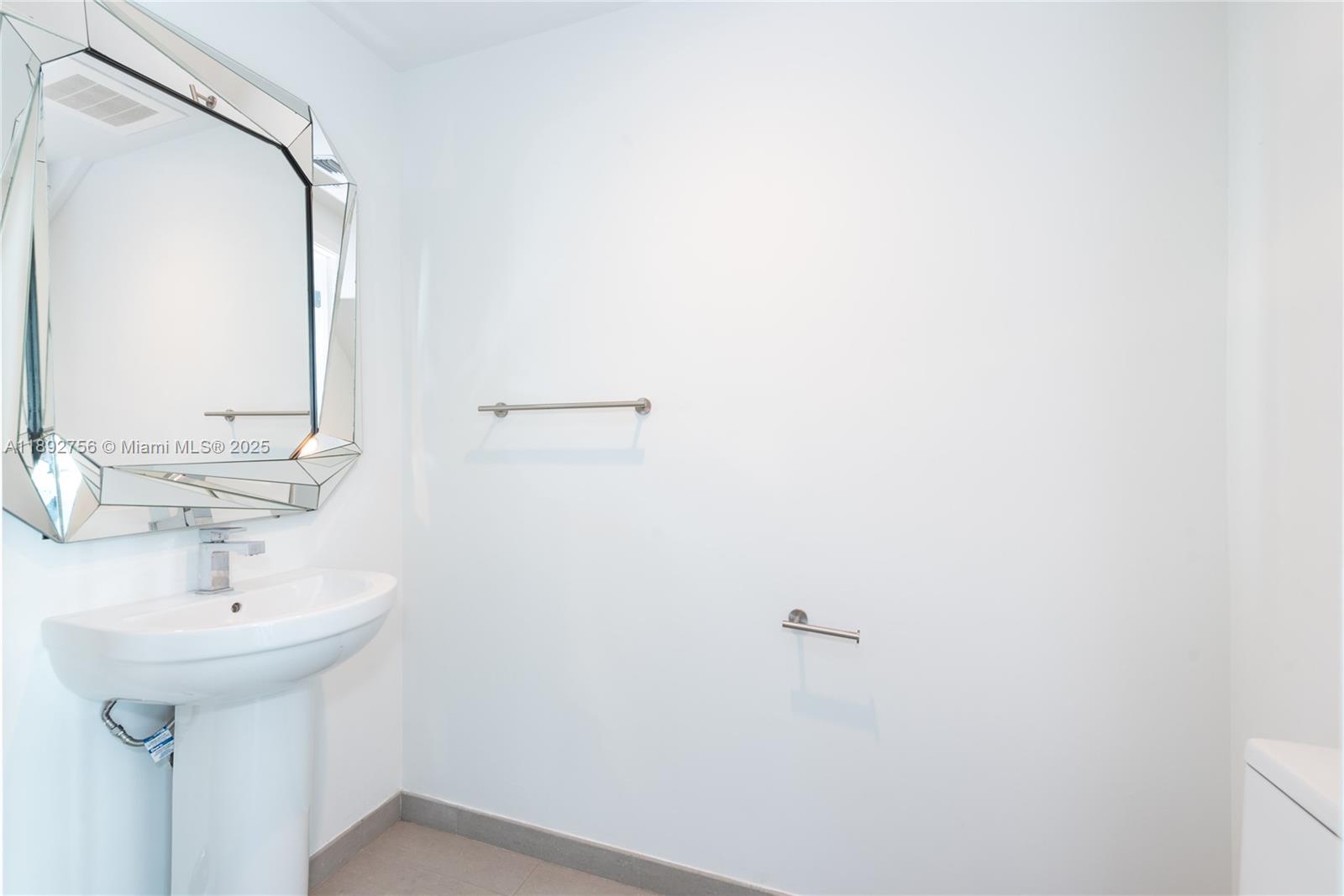 1080 Brickell Ave #509, Miami FL 33131
