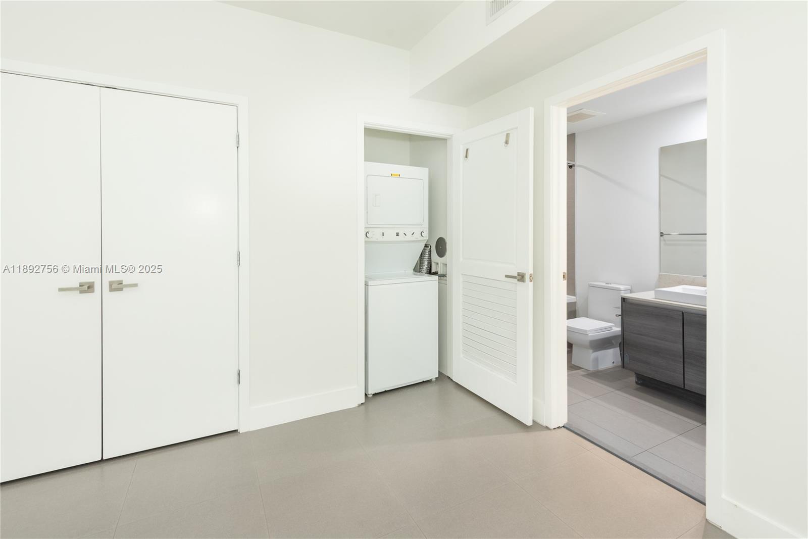 1080 Brickell Ave #509, Miami FL 33131