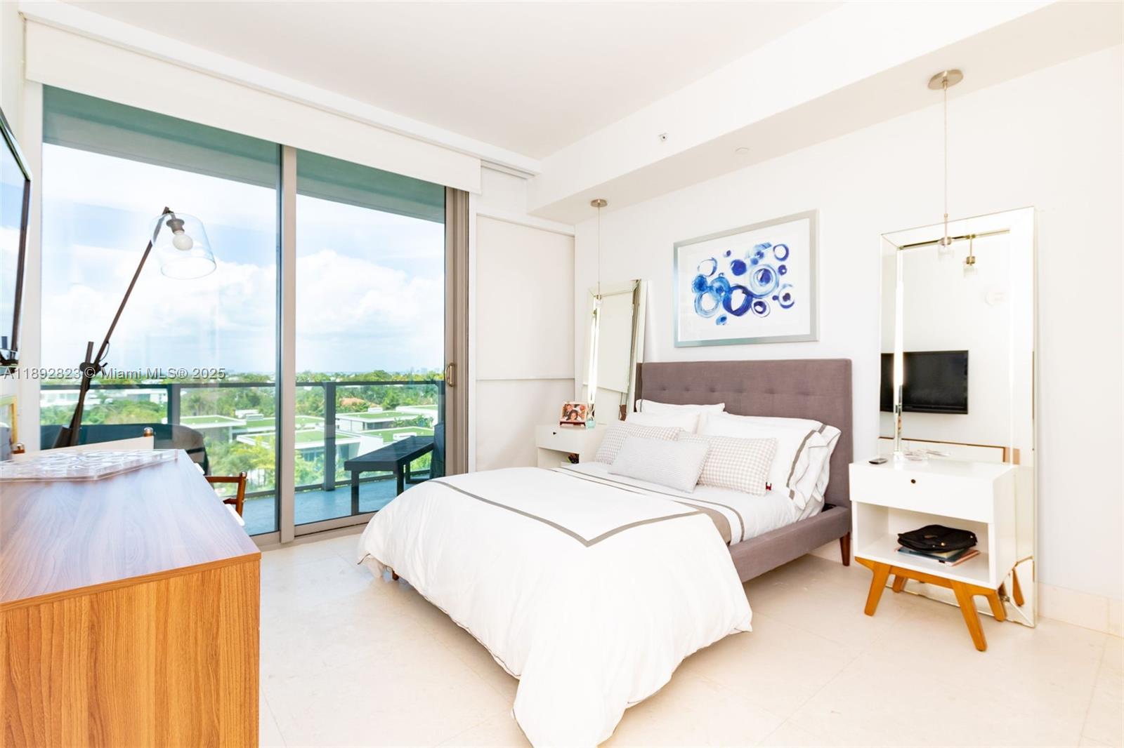 360 Ocean Dr #606S, Key Biscayne FL 33149