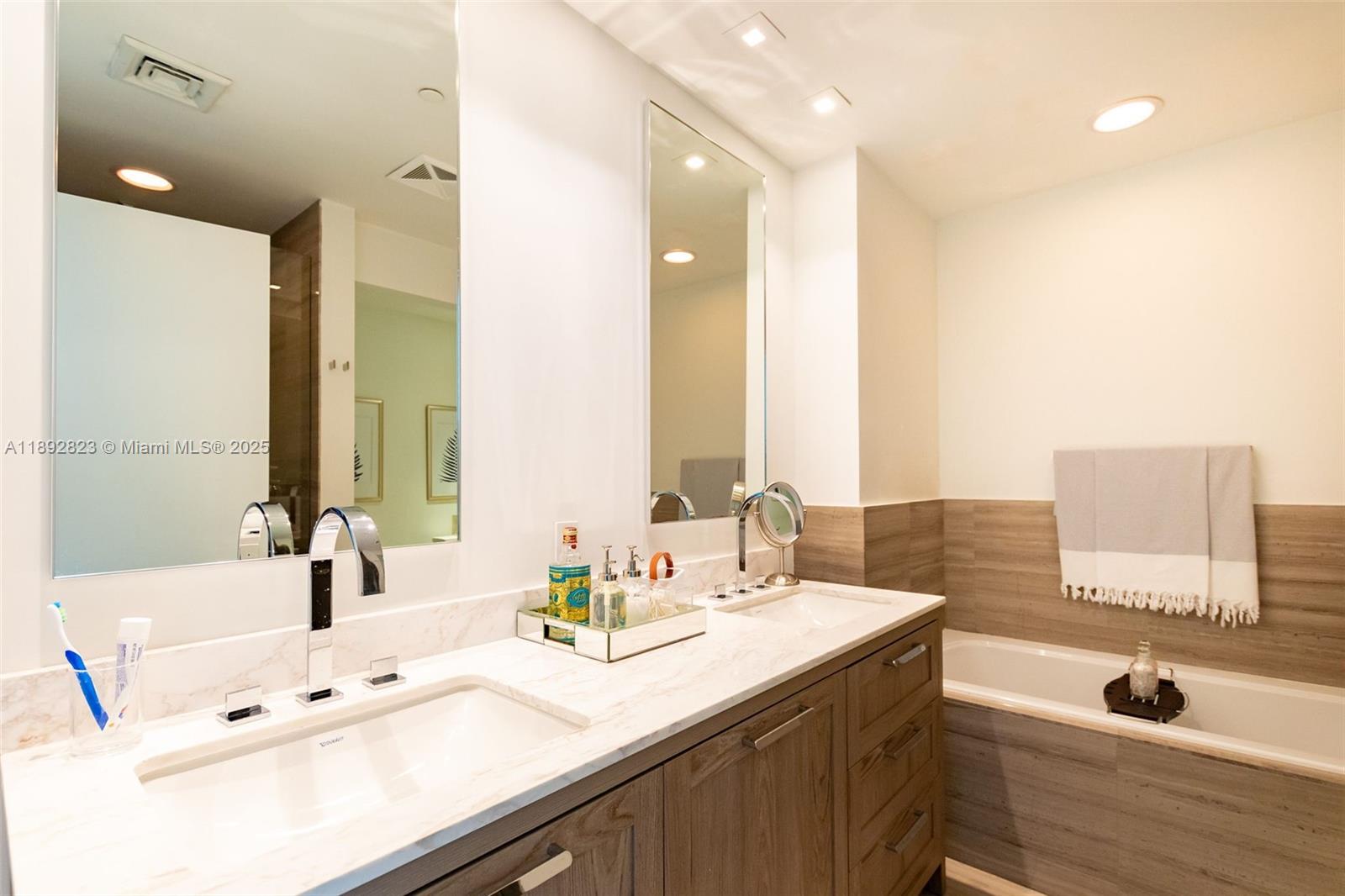 360 Ocean Dr #606S, Key Biscayne FL 33149