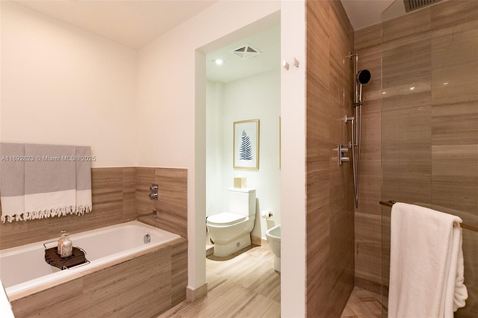360 Ocean Dr #606S, Key Biscayne FL 33149