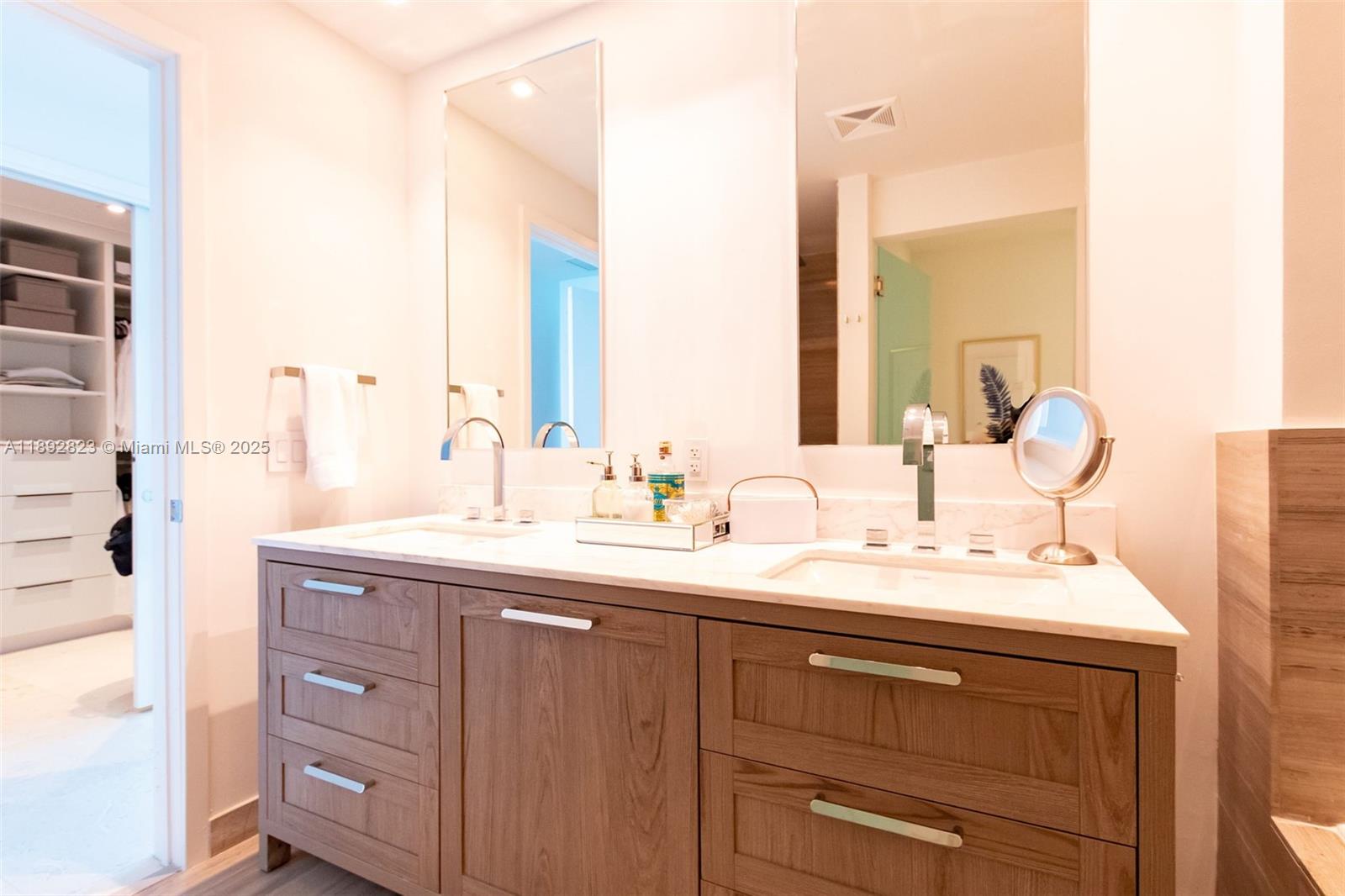 360 Ocean Dr #606S, Key Biscayne FL 33149