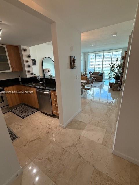7900 Harbor Island Dr #822, North Bay Village FL 33141