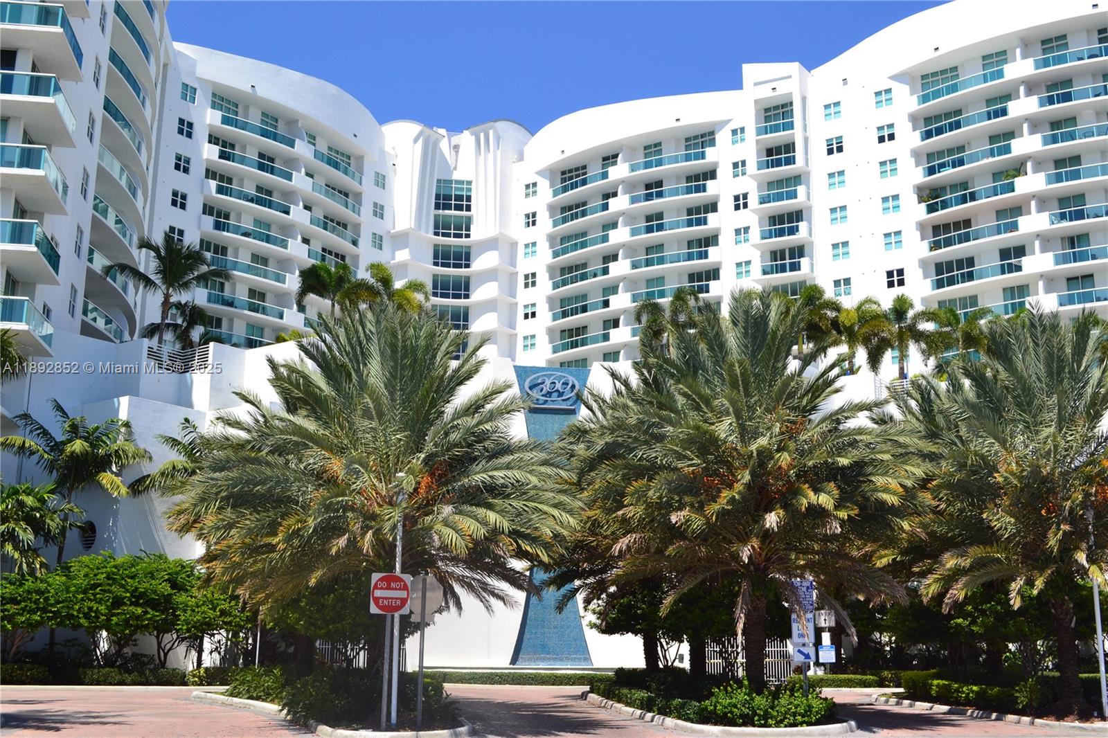 7900 Harbor Island Dr #822, North Bay Village FL 33141
