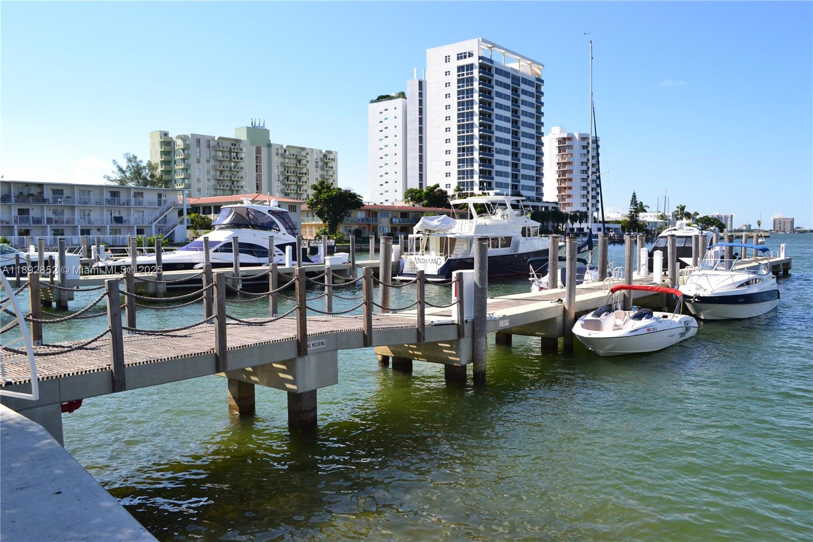 7900 Harbor Island Dr #822, North Bay Village FL 33141