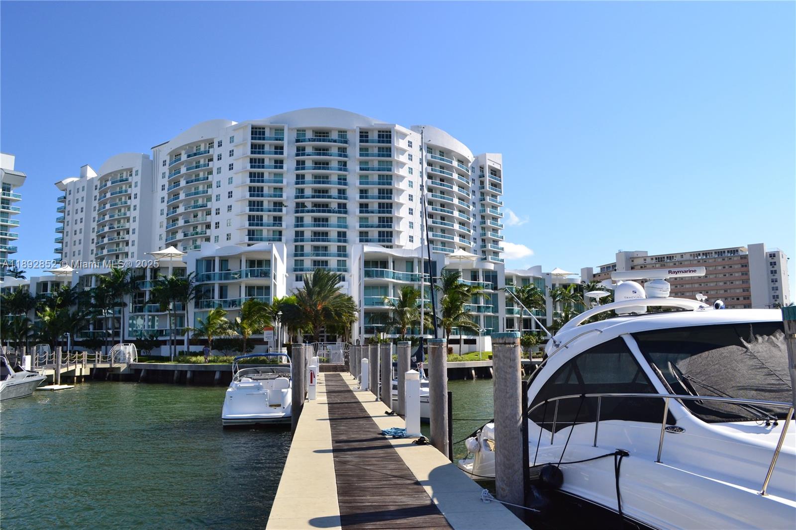 7900 Harbor Island Dr #822, North Bay Village FL 33141