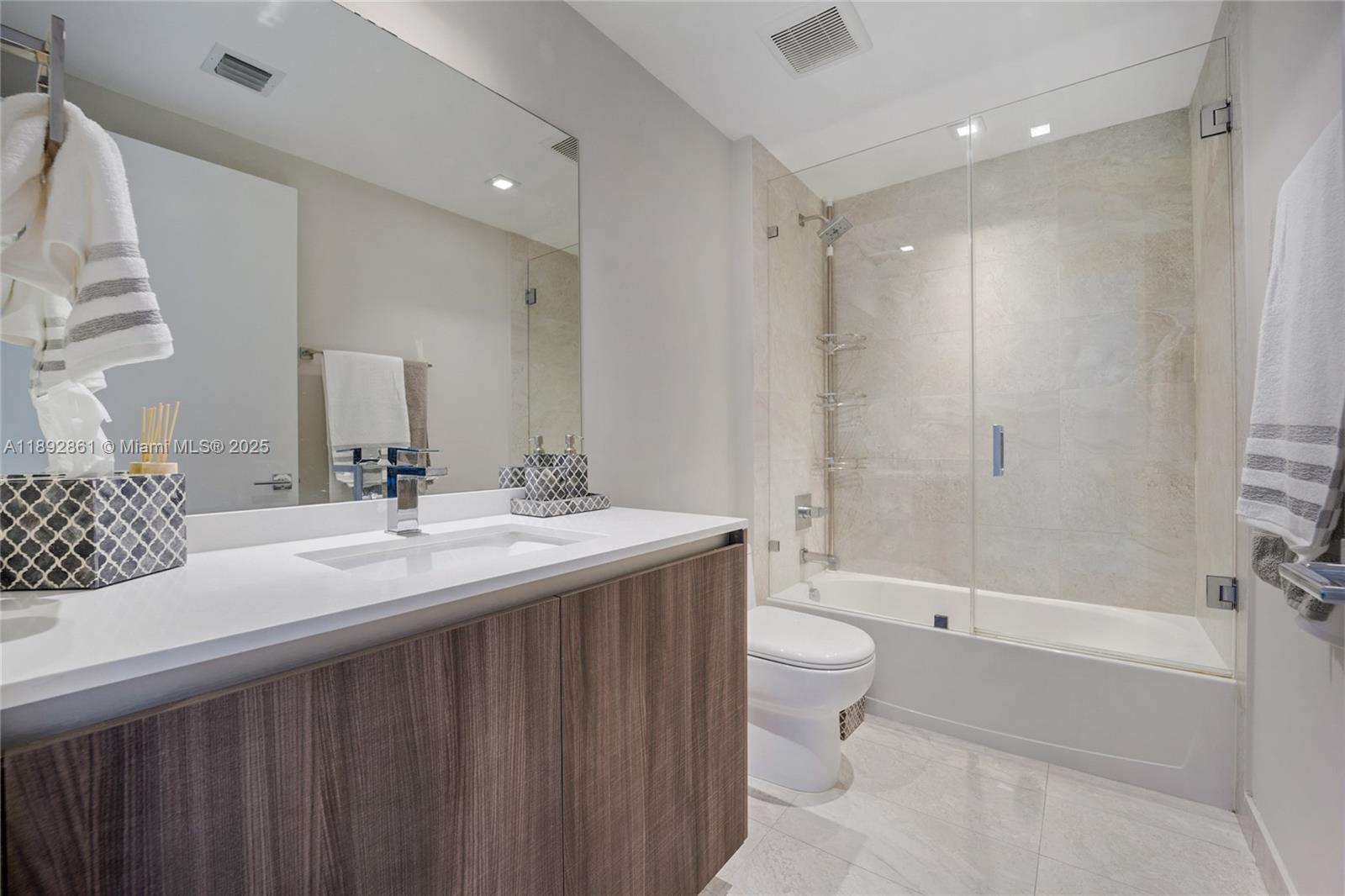 488 NE 18th St #3210, Miami FL 33132