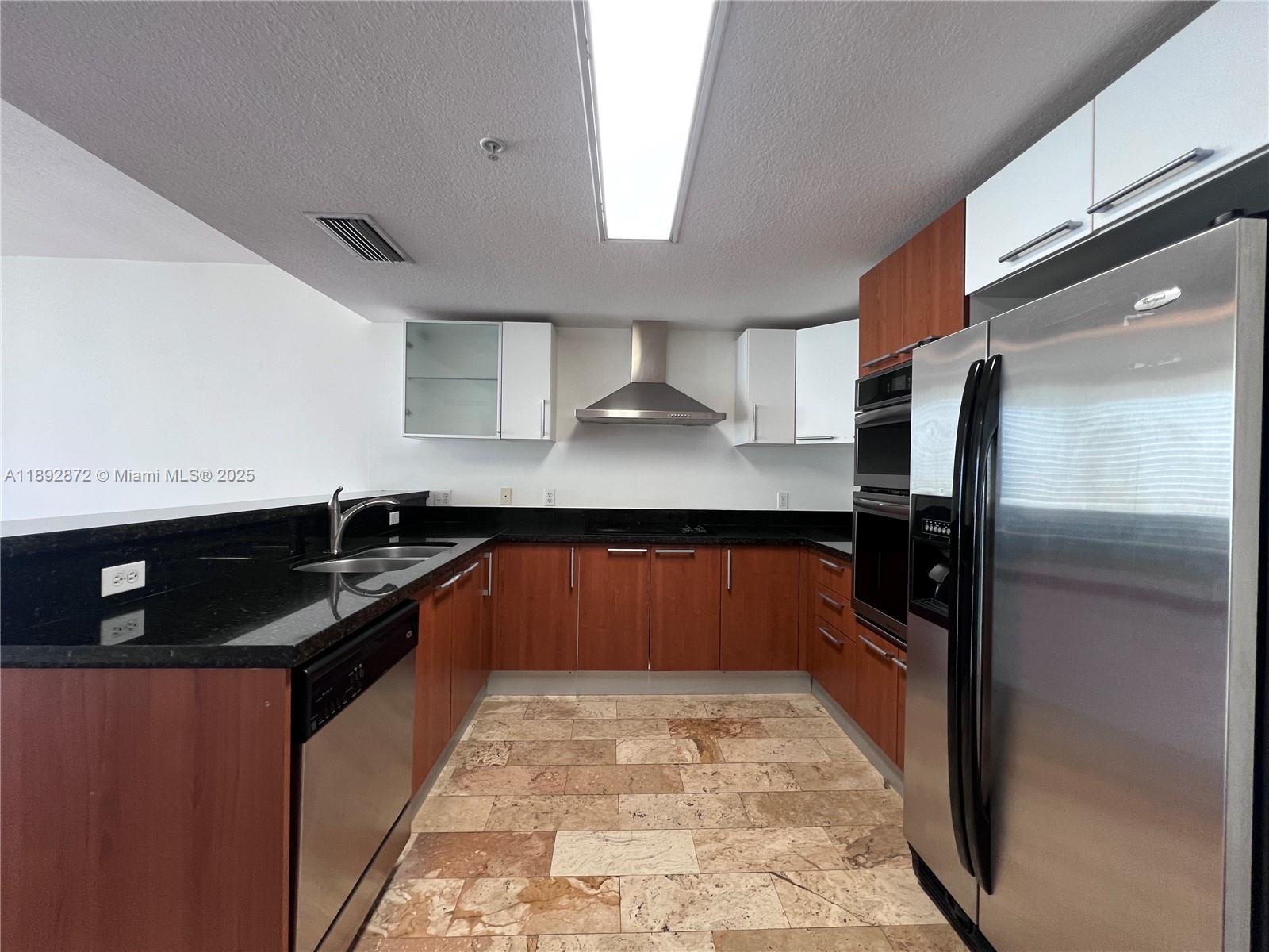 170 SE 14th St #2107, Miami FL 33131