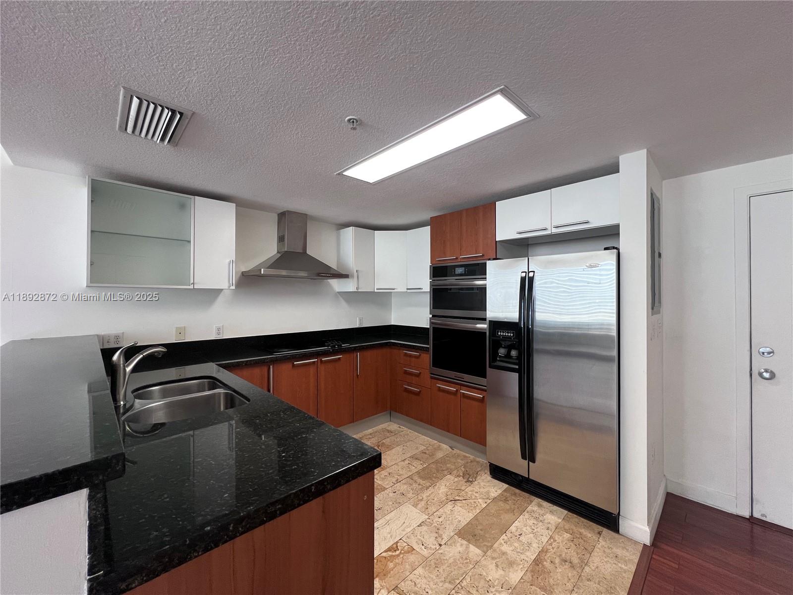 170 SE 14th St #2107, Miami FL 33131