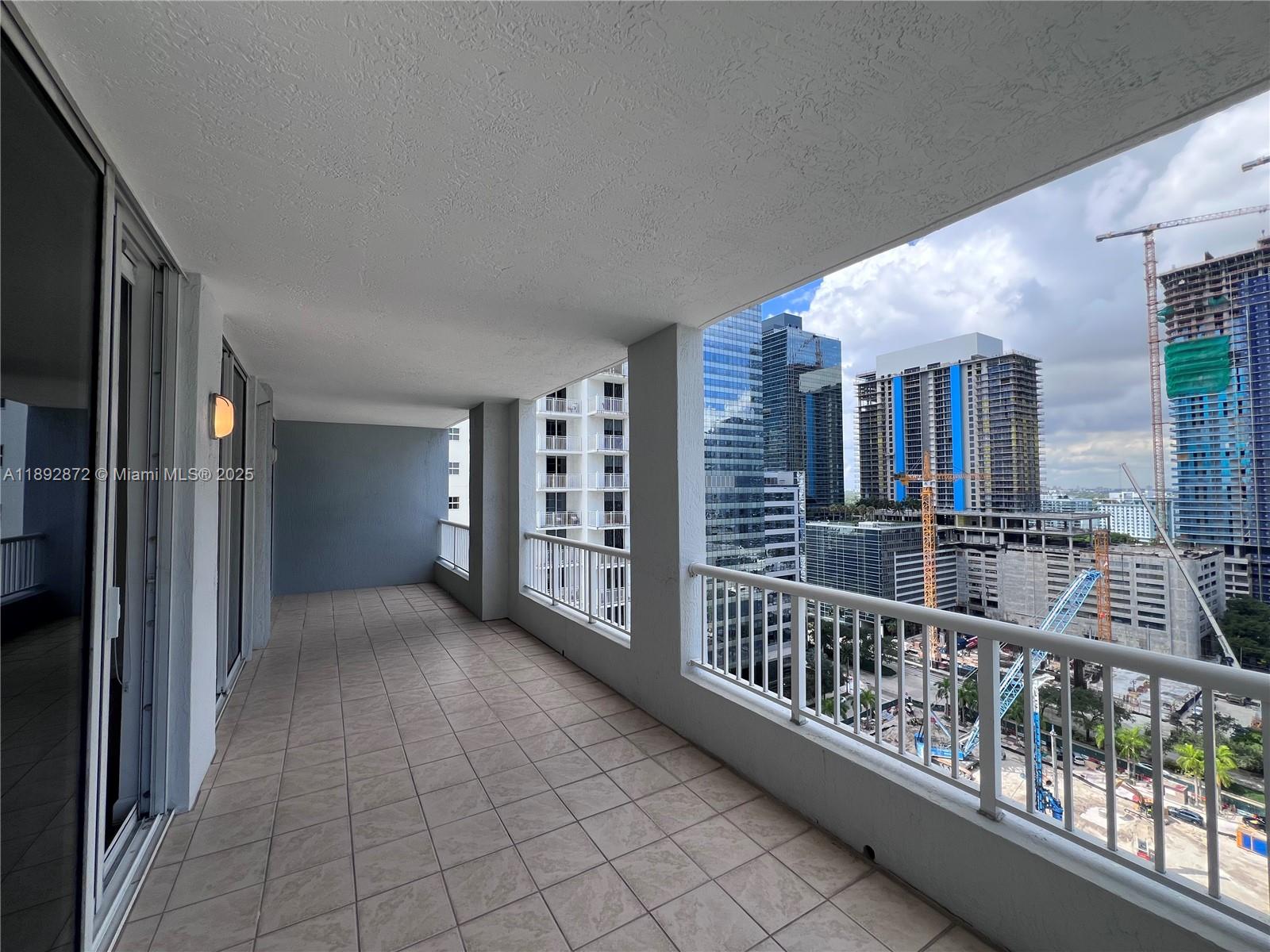 170 SE 14th St #2107, Miami FL 33131