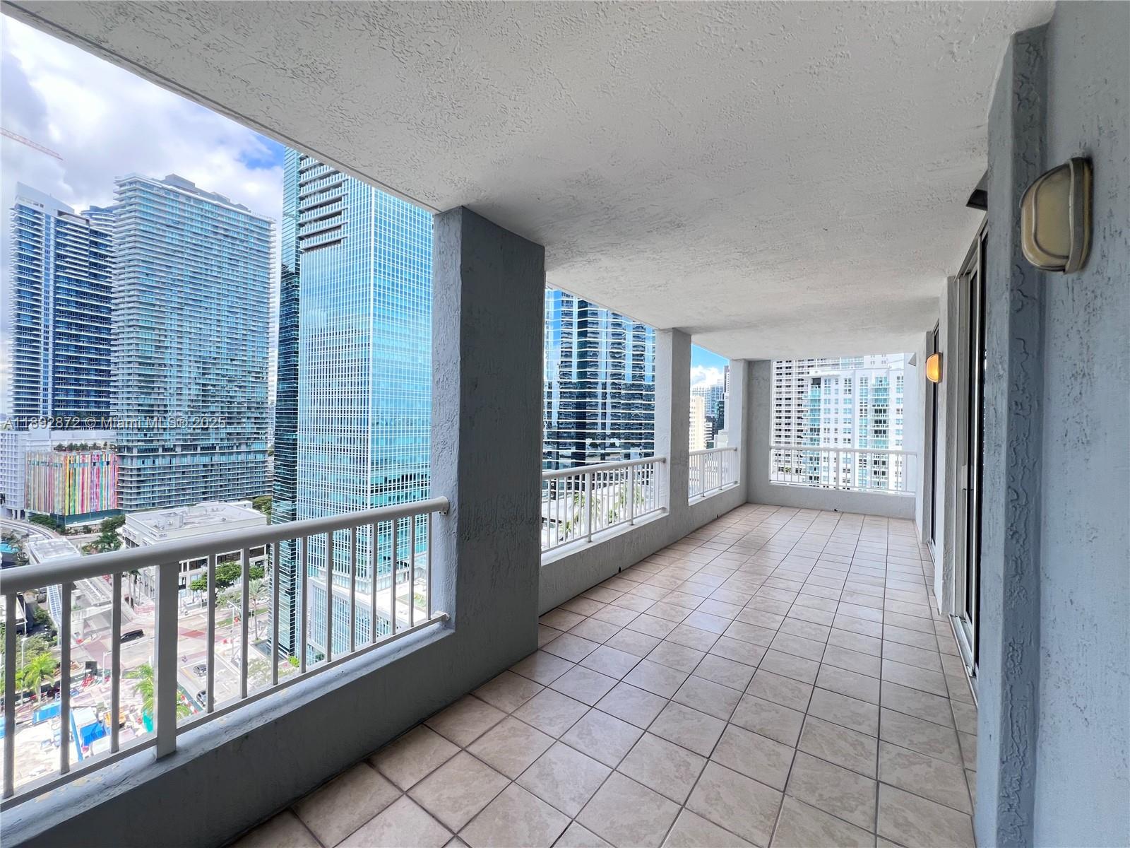 170 SE 14th St #2107, Miami FL 33131