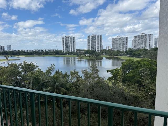 20000 E Country Club Dr #614, Aventura FL 33180
