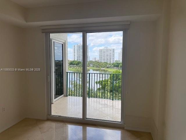 20000 E Country Club Dr #614, Aventura FL 33180